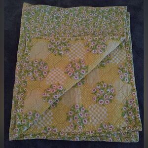 Vintage Cotton Floral Patchwork Quilt - Green and Yellow Daisy's NWOT